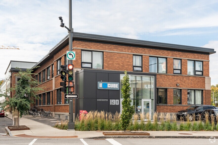 Primary Photo Of 190 Rue Dorchester, Québec Office For Lease