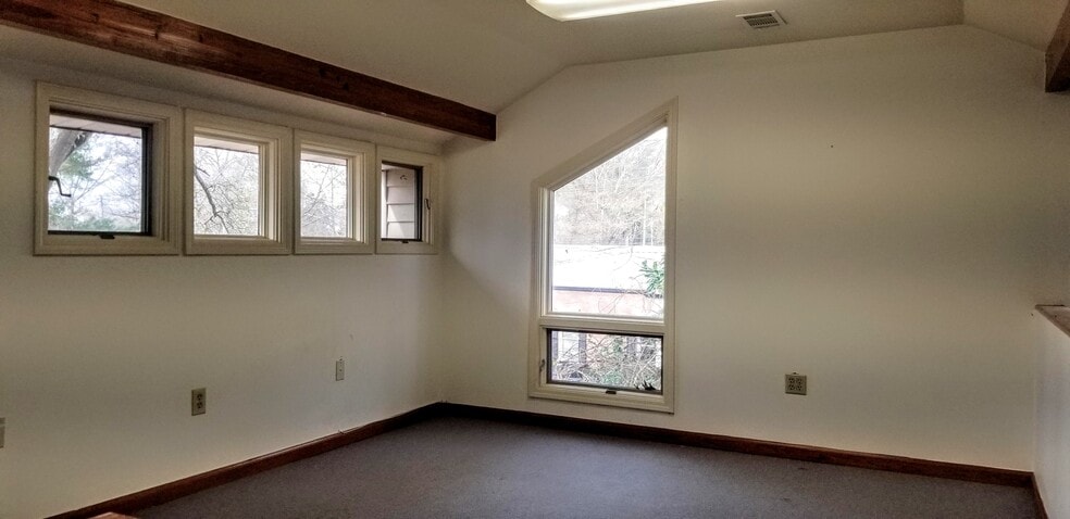 More Photos Of 1146 Green St, Roswell Loft Creative Space For Lease