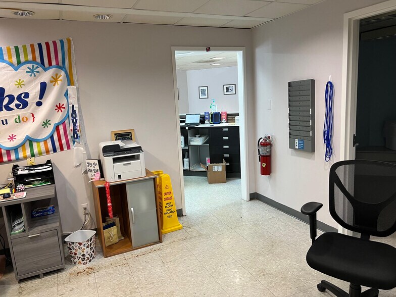 More Photos Of 2870 14 Mile Rd, Warren Medical For Sale