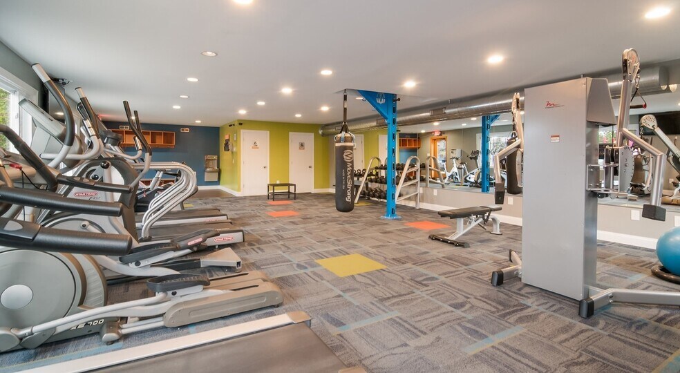 More Photos Of 25500 Greenfield Rd, Oak Park Apartments For Sale