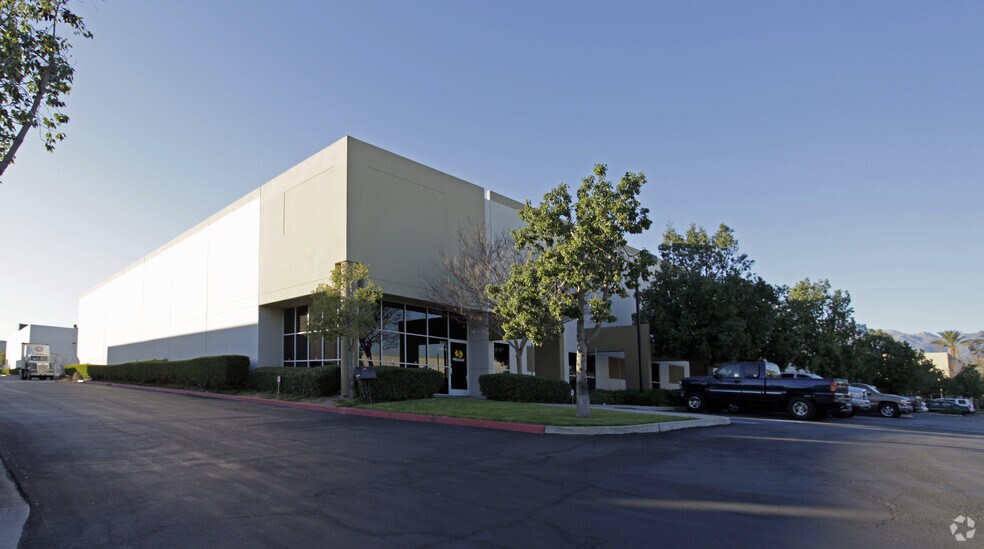 Primary Photo Of 651 Barrington Ave, Ontario Warehouse For Lease