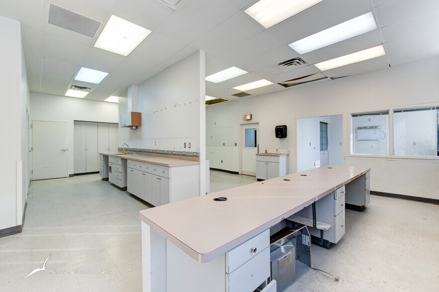 More Photos Of 3981 Ridgemont Dr, Abilene Storefront Retail Office For Sale