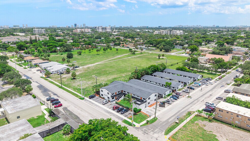 More Photos Of 940 NW 8th Ave, Pompano Beach Apartments For Sale