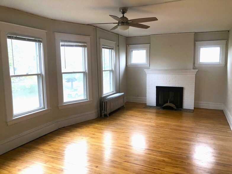More Photos Of 2205 Pleasant Ave S, Minneapolis Apartments For Sale