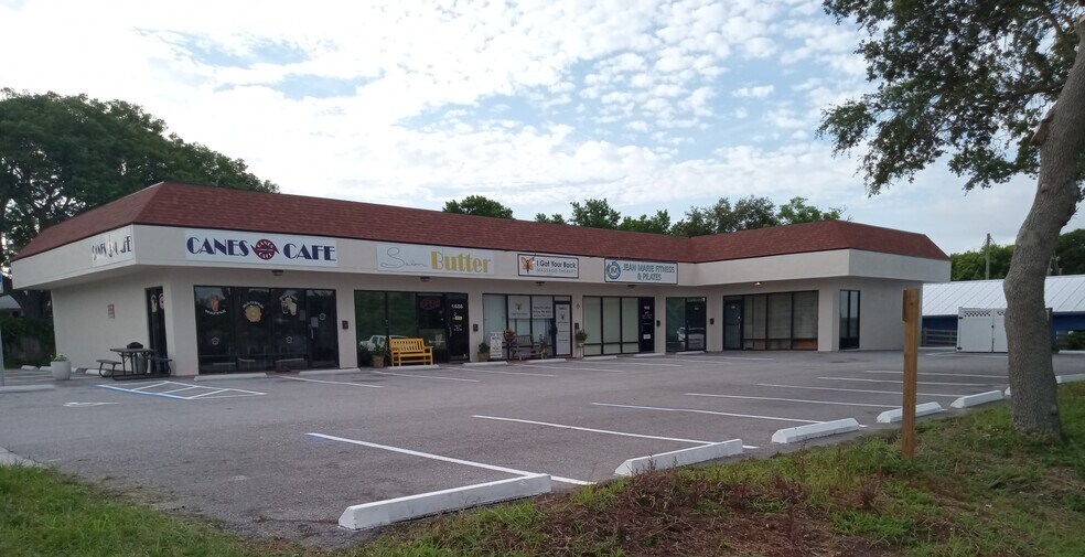 Primary Photo Of 1675 Alt 19, Palm Harbor Storefront For Lease