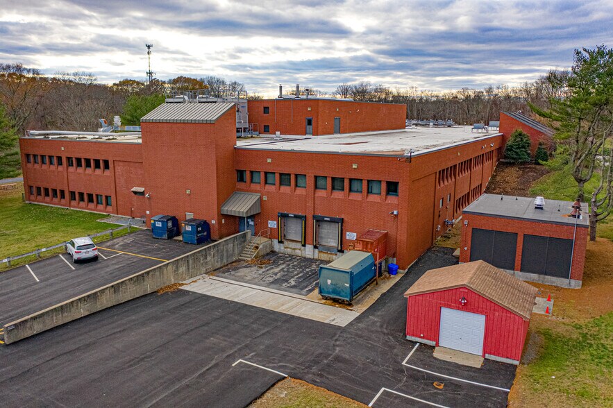 More Photos Of 95 Amaral St, Riverside Office For Lease