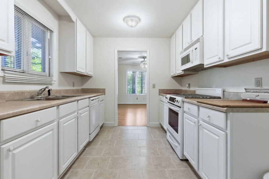 More Photos Of 267 Stinson Dr, Clinton Specialty For Sale