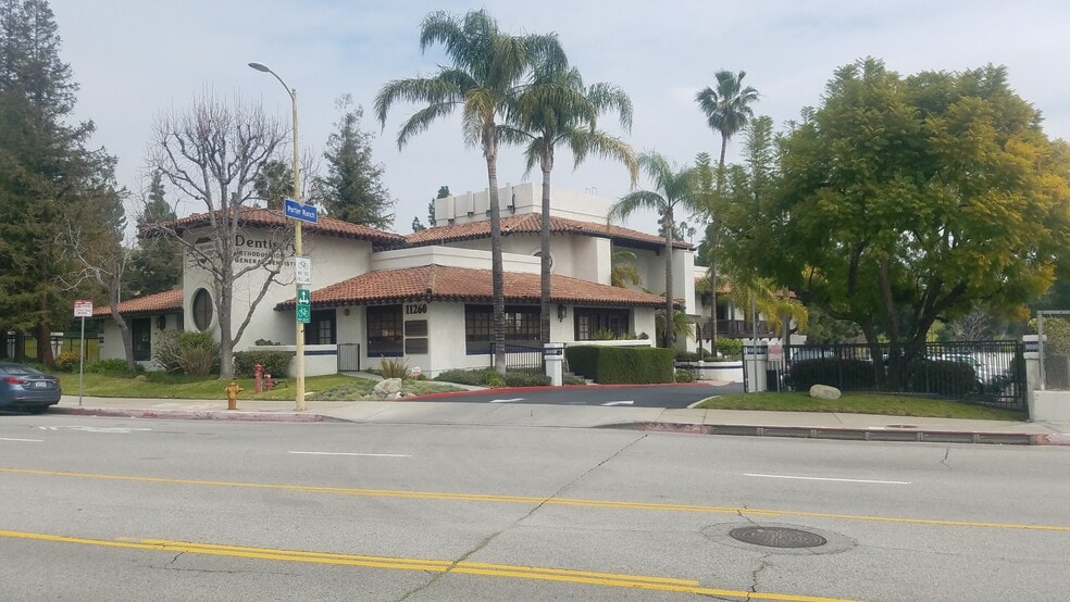 Primary Photo Of 11260 Wilbur Ave, Northridge Medical For Lease