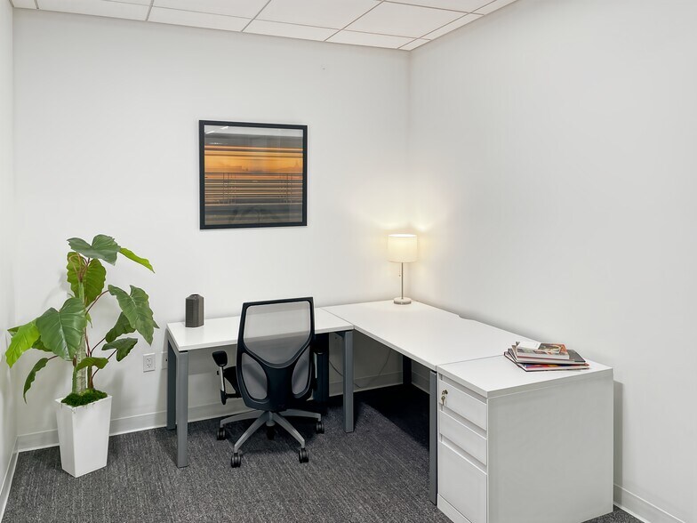 More Photos Of 6600 Chase Oaks Blvd, Plano Coworking Space