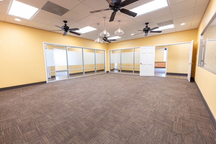 More Photos Of 3401 Southern Trce, The Villages Office For Sale