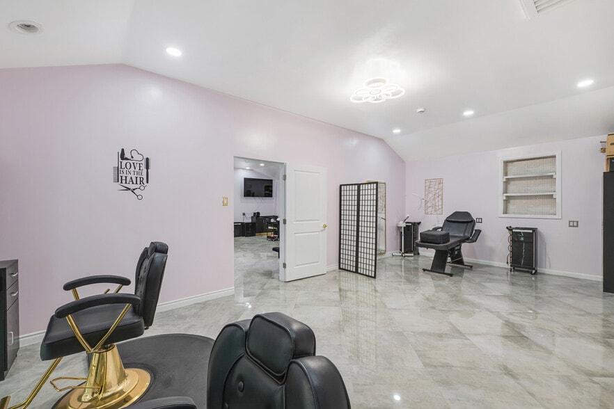 More Photos Of 451 Iowa Ave, Riverside Convenience Store For Sale