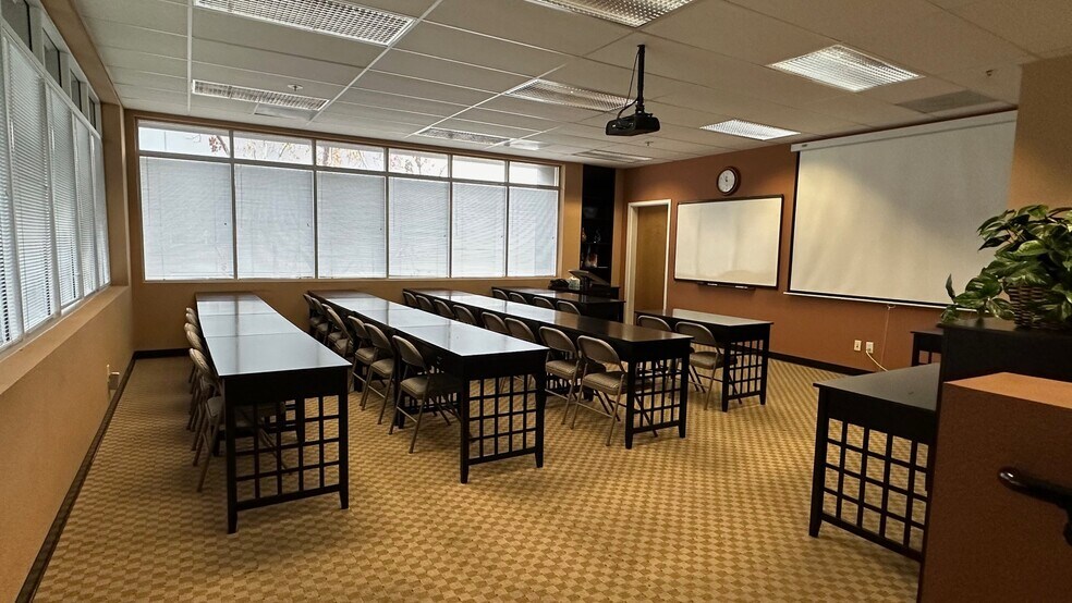 More Photos Of 2200 Ringwood Ave, San Jose Light Manufacturing For Sale