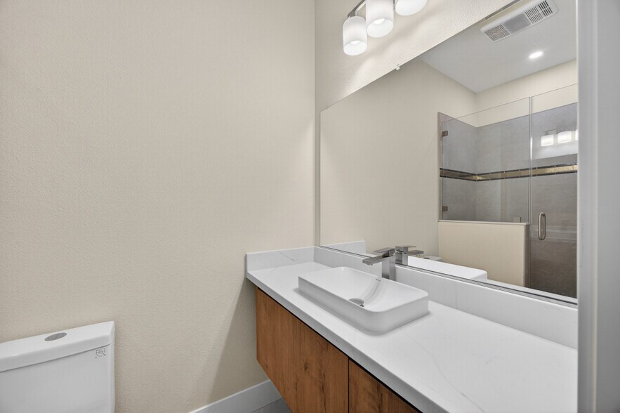 More Photos Of 25265 Carlsbad Ave, Davis Apartments For Sale