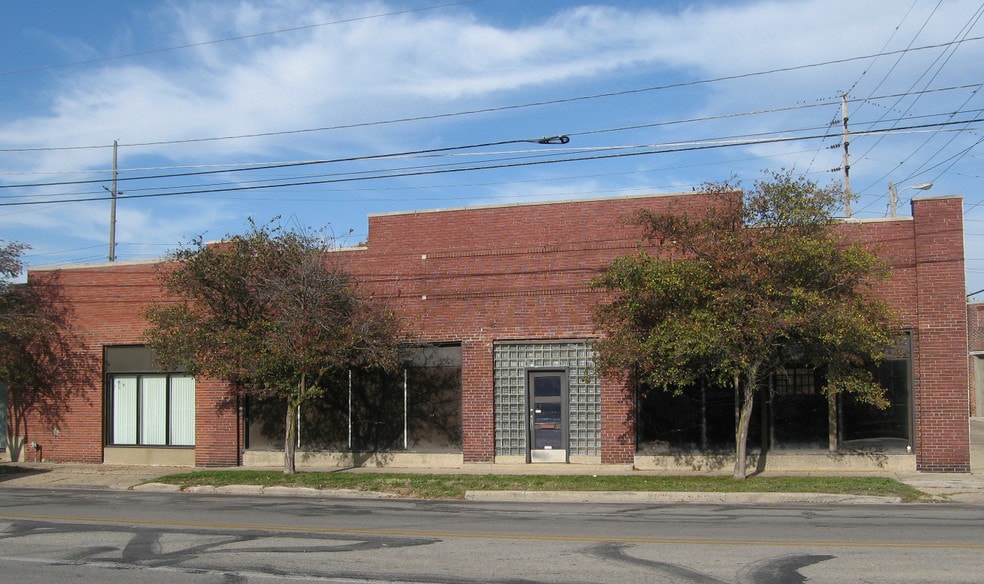 More Photos Of 660 Virginia Ave, Indianapolis Light Distribution For Sale