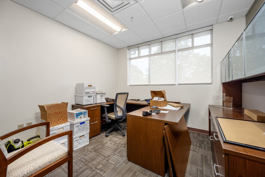 More Photos Of 3020 Orchard Park Rd, Buffalo Office For Sale