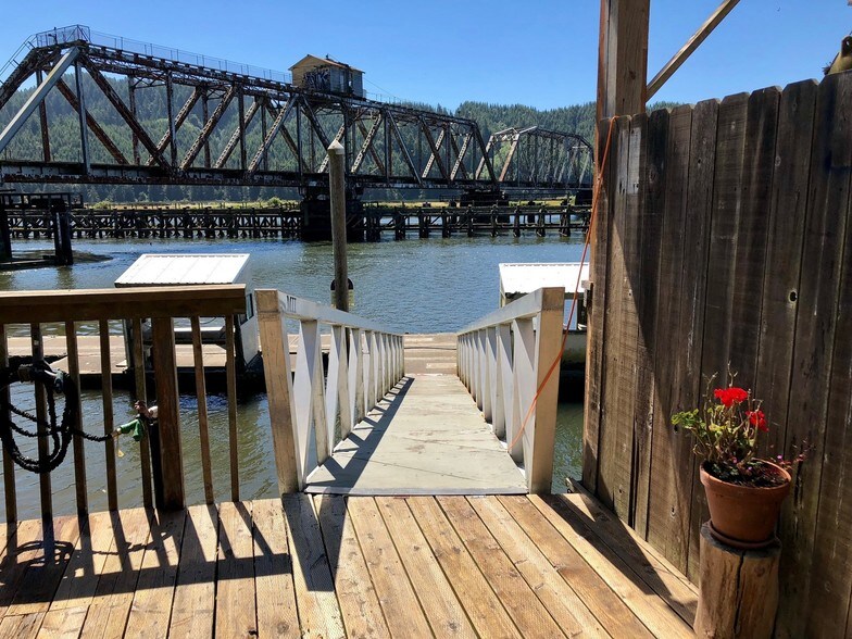 More Photos Of 6750 Or-126 Hwy, Florence Marina For Sale