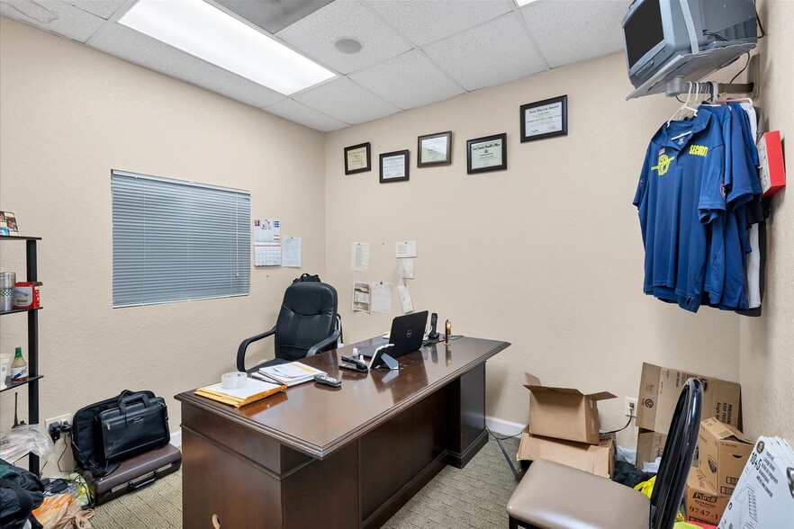 More Photos Of 3937-3957 Broadway Ave, Fort Myers Storefront Retail Residential For Sale