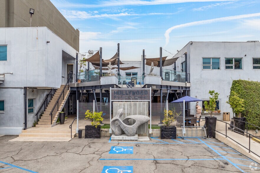 More Photos Of 6350 Santa Monica Blvd, Los Angeles Office For Sale