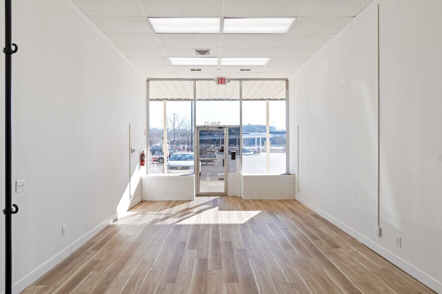 More Photos Of 1202 S James Campbell Blvd, Columbia General Retail For Lease