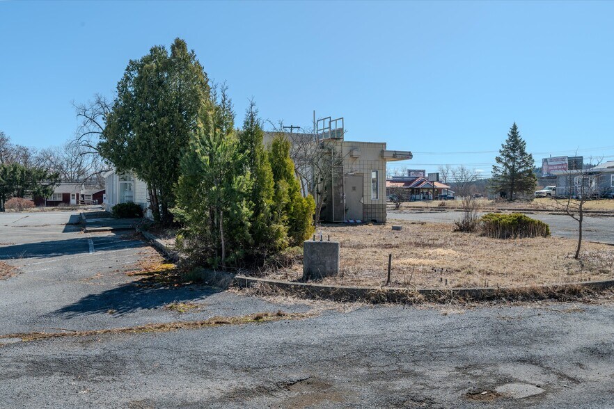 More Photos Of 270 Broadway, Whitehall Freestanding For Sale