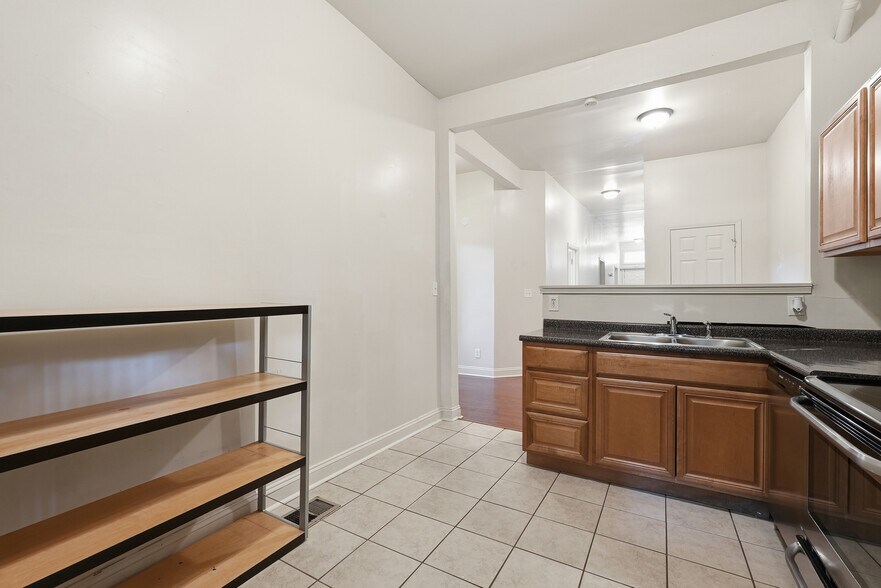 More Photos Of 309 W 41st St, Savannah Multifamily For Sale