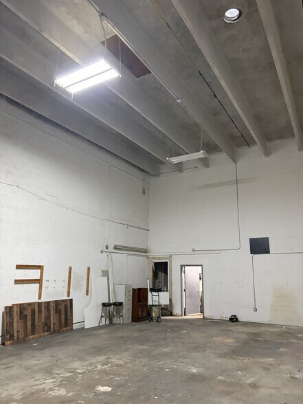 More Photos Of 1711-1759 N Powerline Rd, Pompano Beach Showroom For Lease