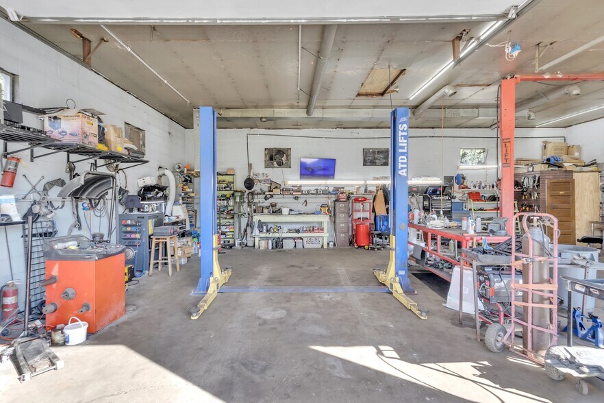 More Photos Of 548 Hill St, Mc Grann Flex For Sale