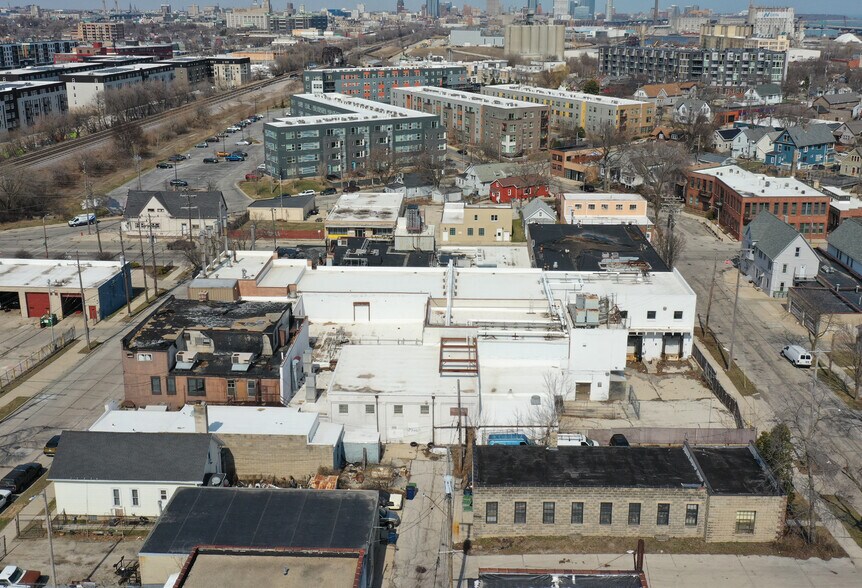More Photos Of 207 E Lincoln Ave, Milwaukee Manufacturing For Sale