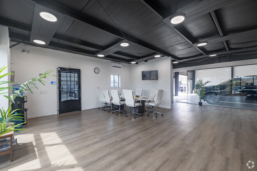 More Photos Of 4567 W El Segundo Blvd, Hawthorne Freestanding For Sale