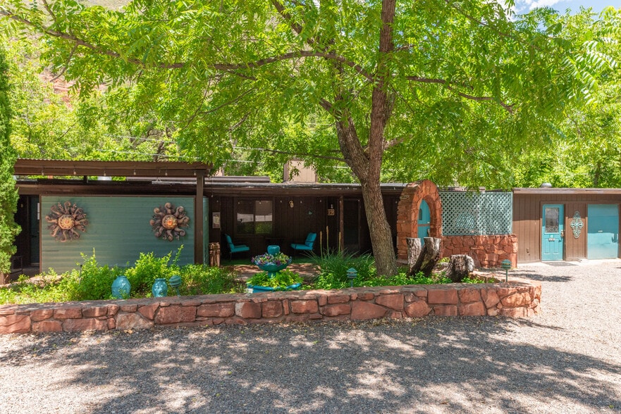 More Photos Of 4548 N State Route 89A, Sedona Hotel For Sale