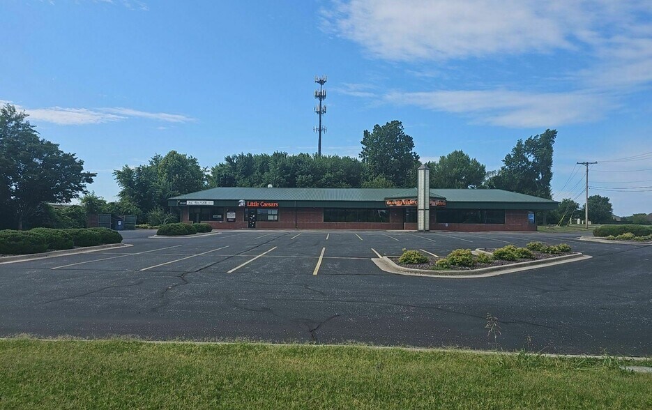 More Photos Of 4214 S Farm Road 135, Springfield General Retail For Sale