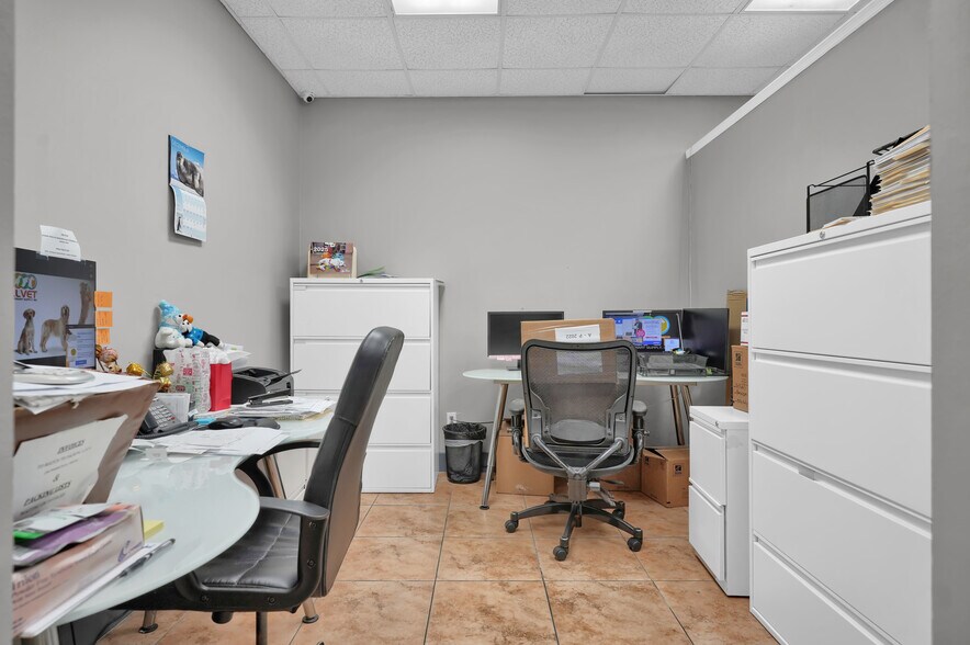 More Photos Of 8111-8119 NW 33rd St, Miami Warehouse For Sale