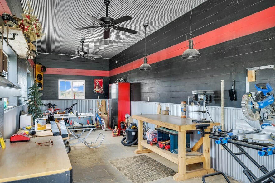 More Photos Of 1356 County Road 2900 N, Rantoul Specialty For Sale