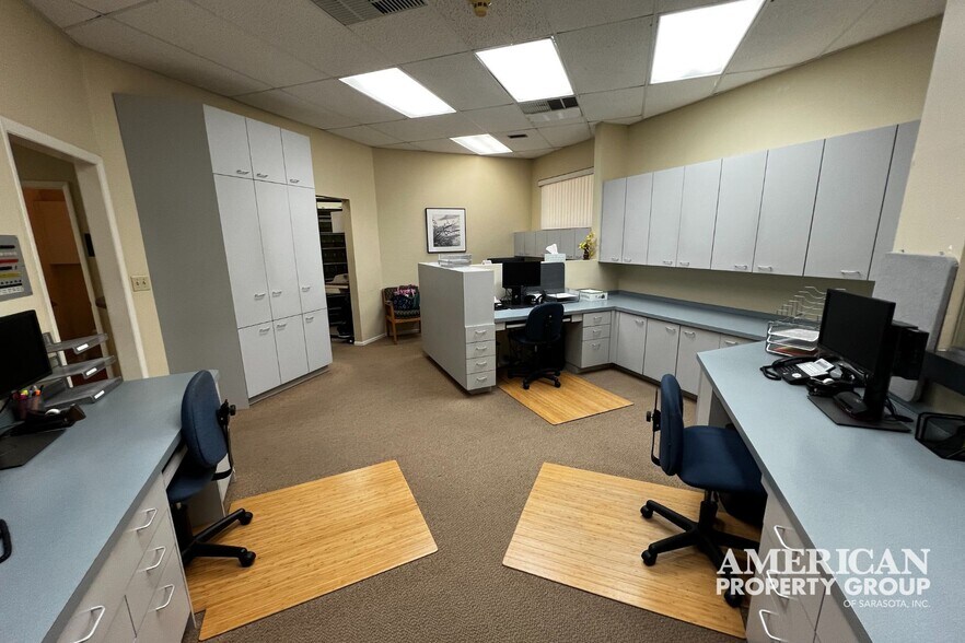 More Photos Of 3920 Bee Ridge Rd, Sarasota Medical For Sale