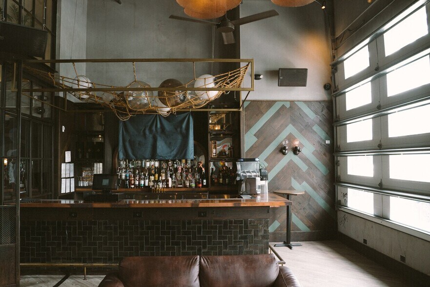More Photos Of 150 NW 24th St, Miami Restaurant For Sale