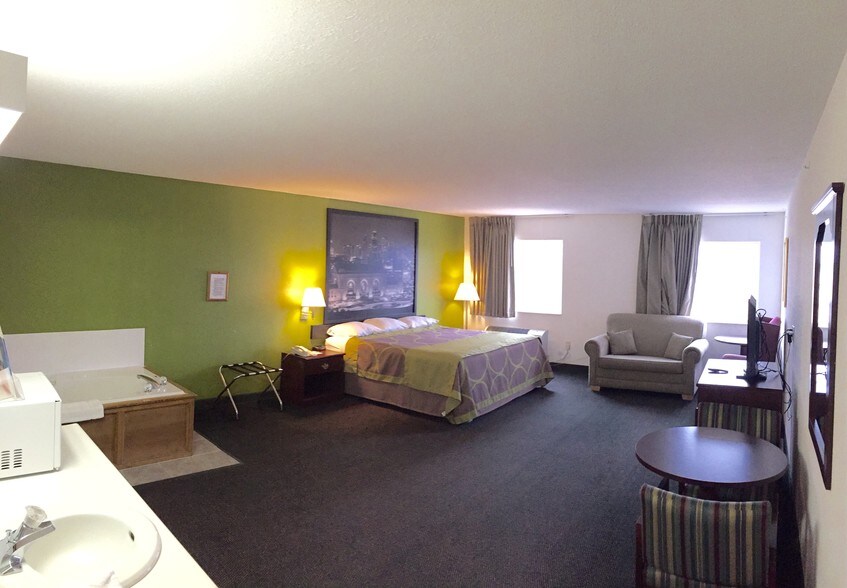 More Photos Of 34085 Commerce Dr, De Soto Hotel For Sale