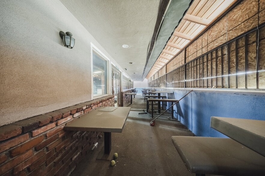 More Photos Of 7277 Foothill Blvd, Tujunga Restaurant For Lease