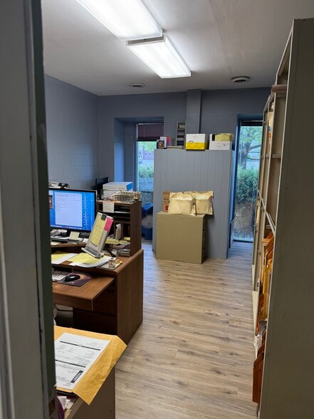 More Photos Of 12137 Rhea Dr, Plainfield Warehouse For Lease