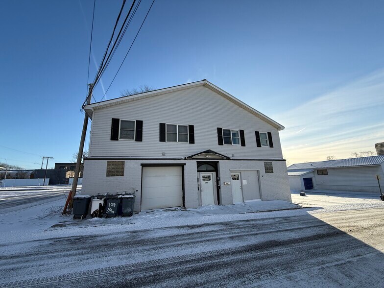 Primary Photo Of 108 Ball St, East Syracuse Flex For Lease