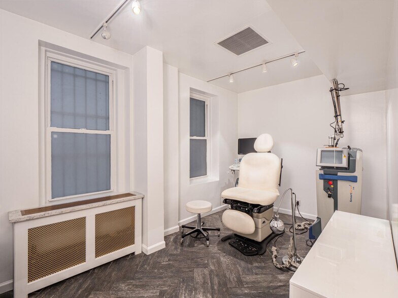 More Photos Of 157 E 81st St, New York Apartments For Lease