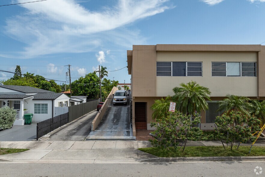 More Photos Of 601-625 SW 57th Ave, Miami Storefront Retail Office For Lease