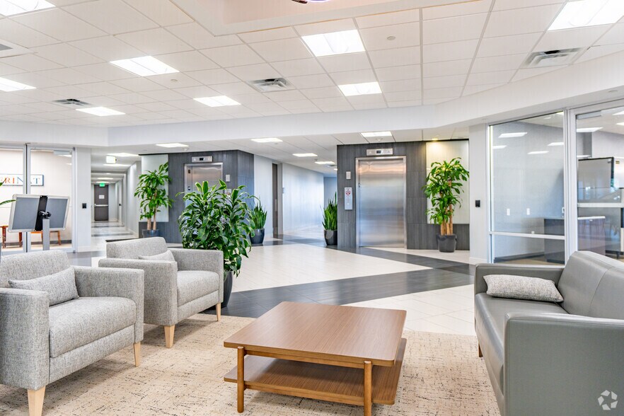 More Photos Of 5130 Eisenhower Blvd, Tampa Office For Lease