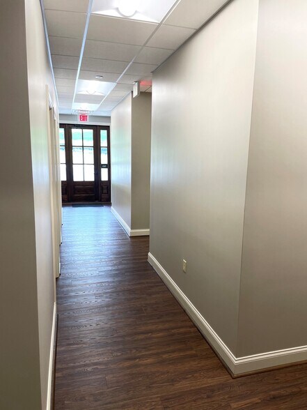 More Photos Of 7101 Happy Hollow Rd, Trussville Office Residential For Lease
