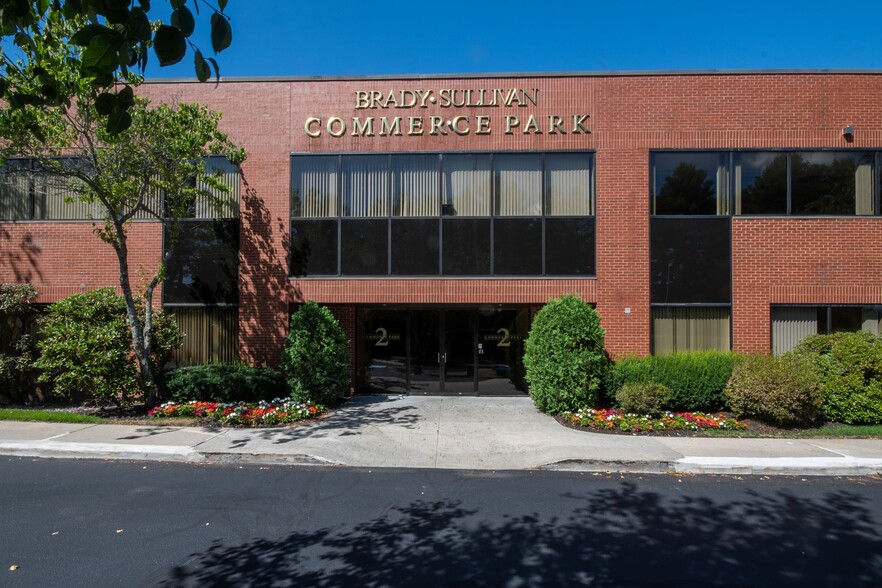 Primary Photo Of 2 Commerce Dr, Bedford Office For Lease