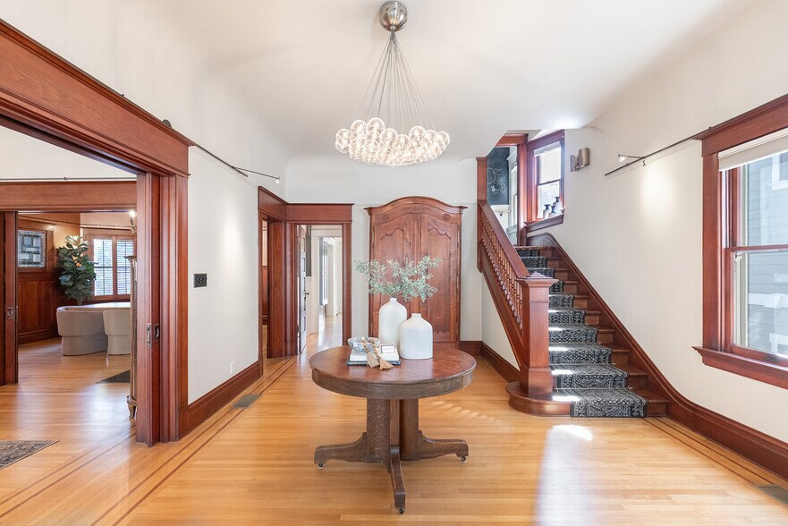 More Photos Of 2220 Capitol Ave, Sacramento Apartments For Sale