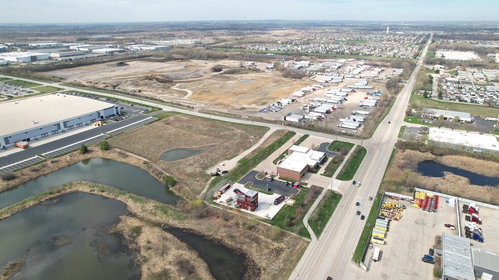 More Photos Of 1501 W Bartlett Rd, Elgin Land For Lease