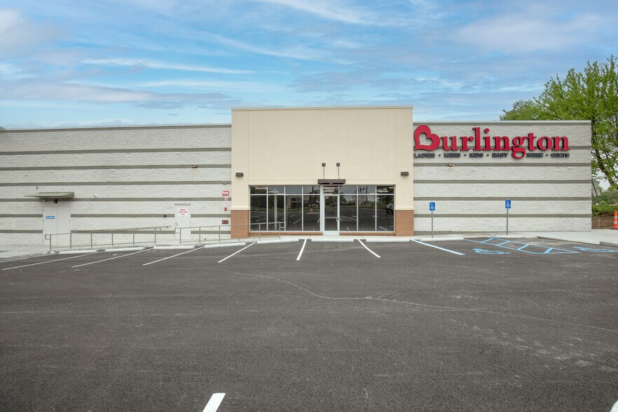 More Photos Of 10895 W Florissant Ave, Saint Louis Freestanding For Lease