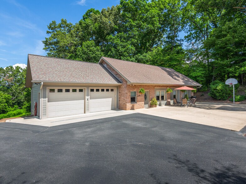 More Photos Of 355 Johnson Dr, Canton Specialty For Sale