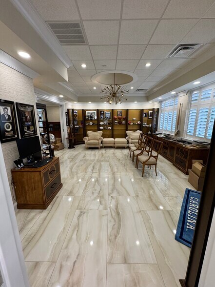 More Photos Of 101 Neal Pl, High Point Office For Lease