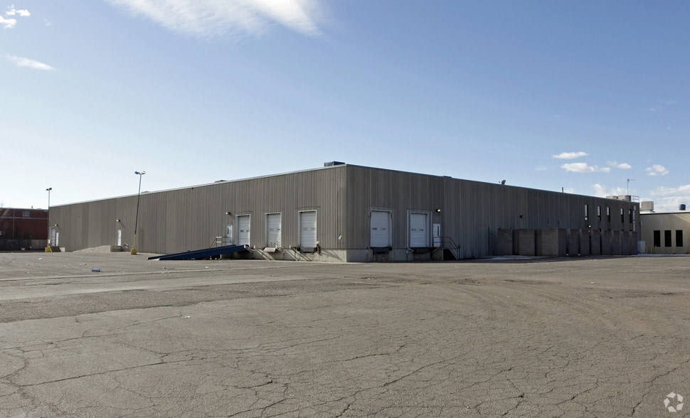 More Photos Of 5200 E Smith Rd, Denver Manufacturing For Lease